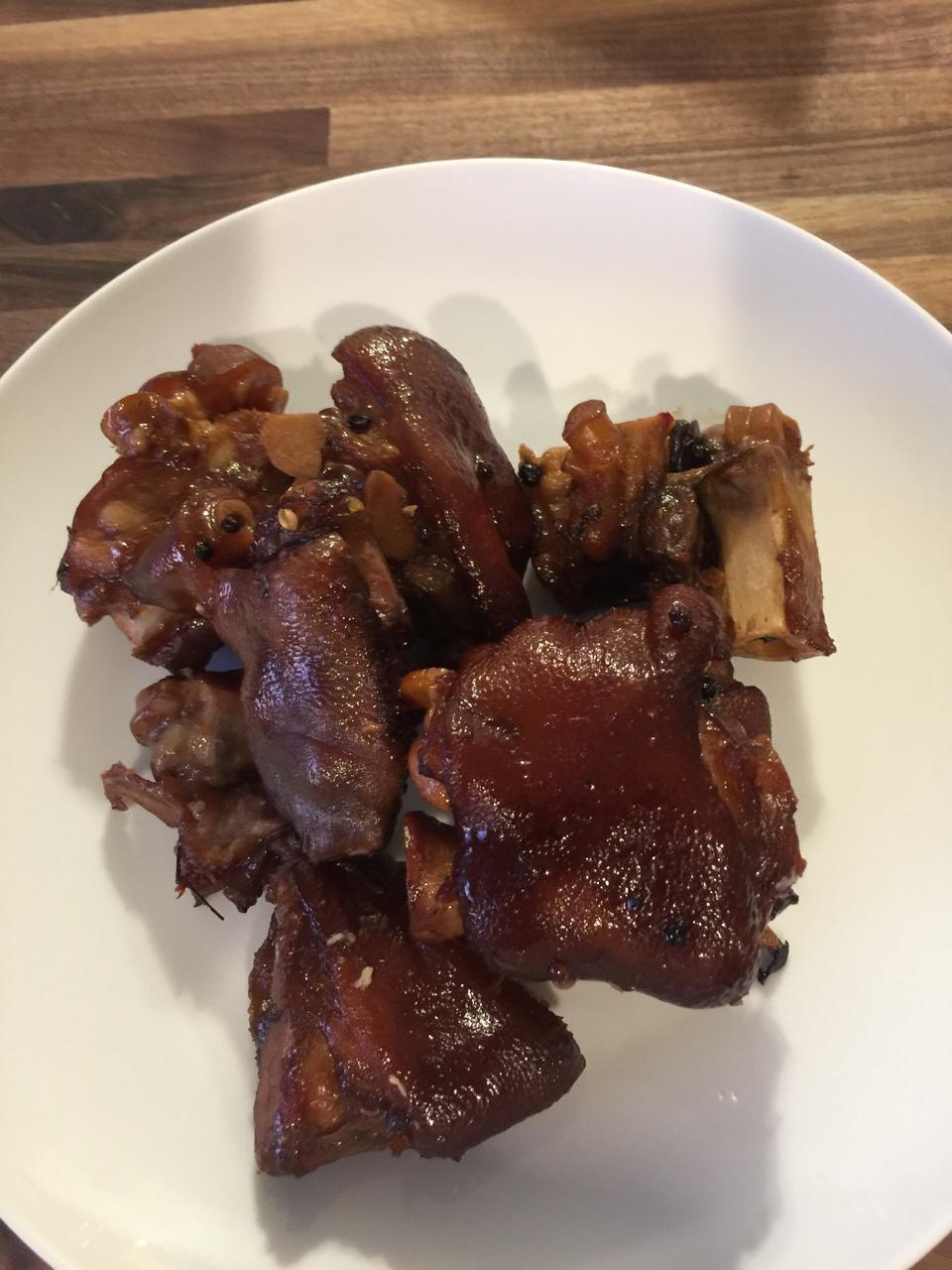 美味的家常菜：红烧猪蹄