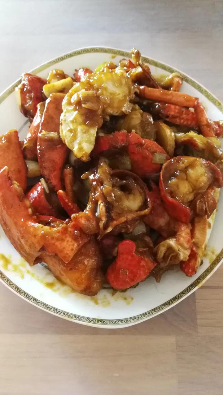 葱姜蒜爆炒大龙虾