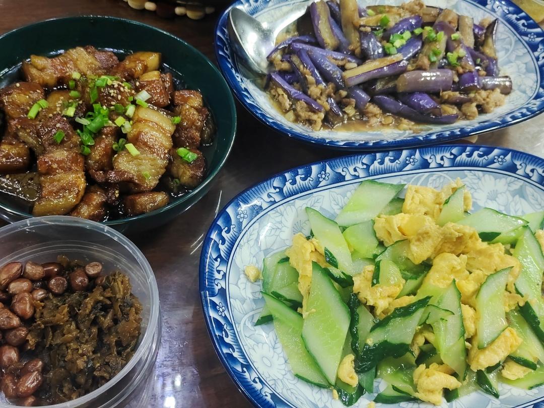 黄瓜炒鸡蛋 （青瓜炒鸡蛋）