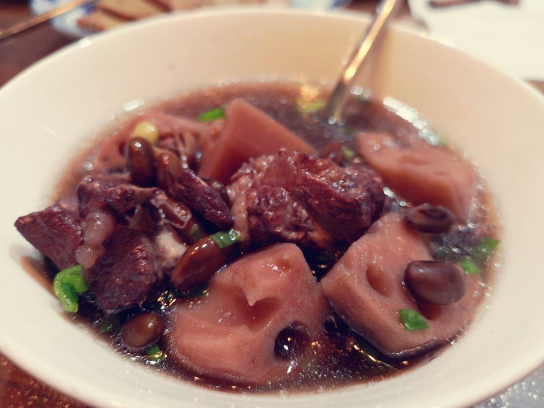 神一样的黑豆排骨莲藕汤