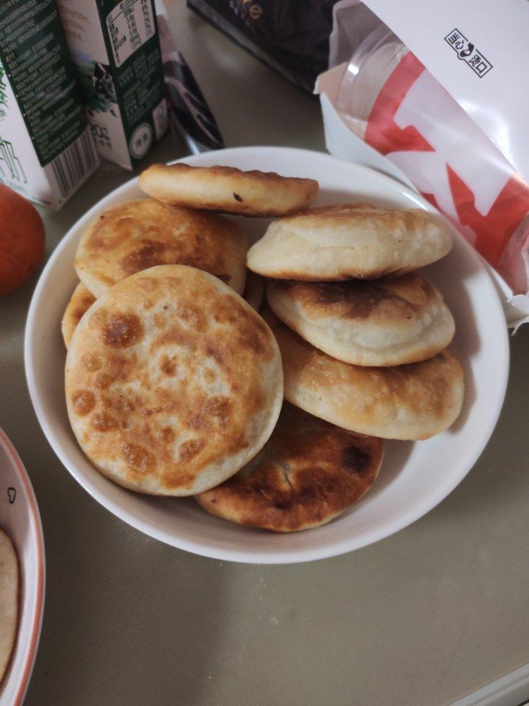 烫面小糖饼 柔软劲道 凉了也不硬 做法简单一看就会 附细节视频详解