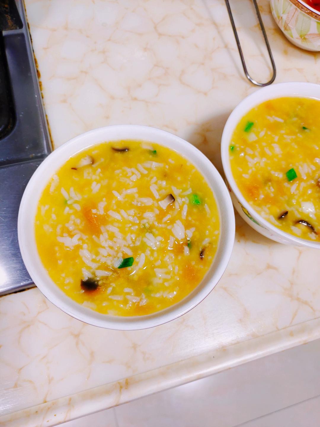 胡萝卜肉片小米粥