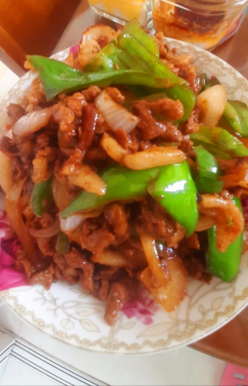 青椒洋葱炒肉丝
