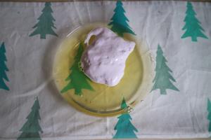 fluff棉花糖—竹炭覆盆子奶冻卷的做法 步骤16