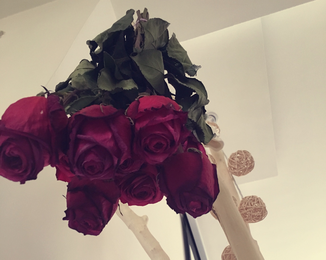 让你爱的玫瑰陪你更久～自制干玫瑰花束其实很简单的做法 步骤5