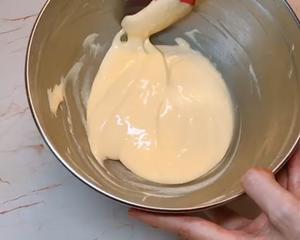 学好虎皮蛋糕卷‼️记住5秒消失法（小视频食谱）的做法 步骤6