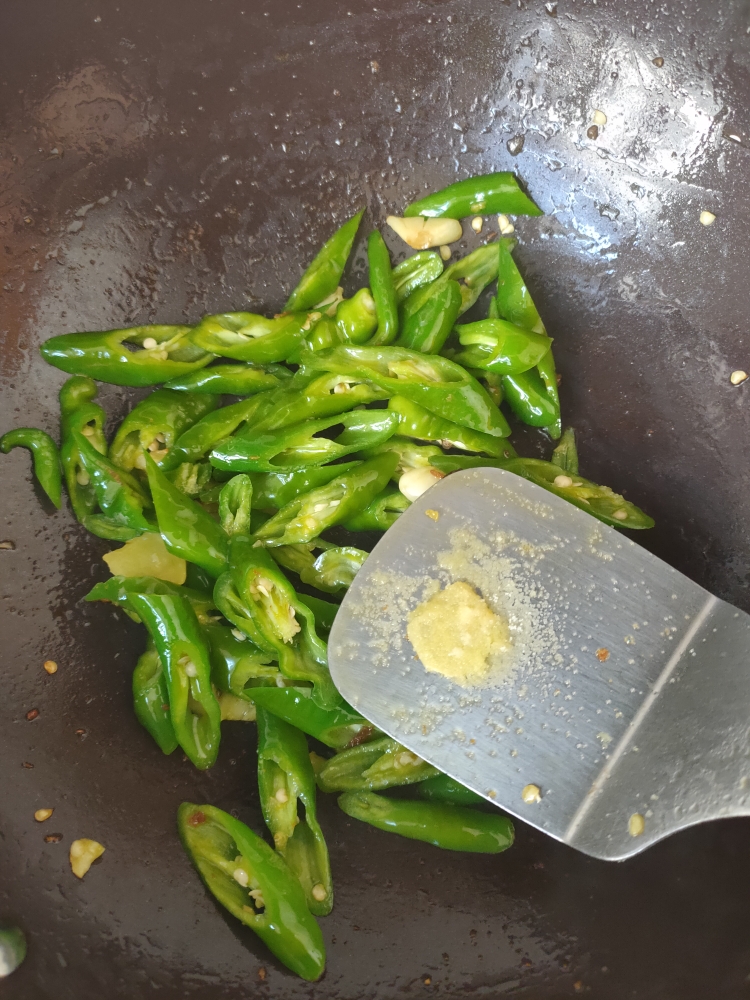 油而不腻"饭扫光"辣椒豆豉小炒肉的做法 步骤4