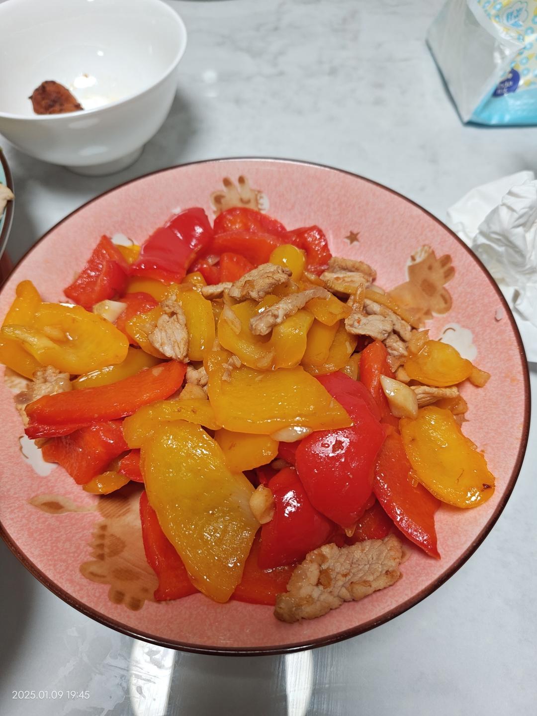 彩椒炒肉（柿子椒炒肉）