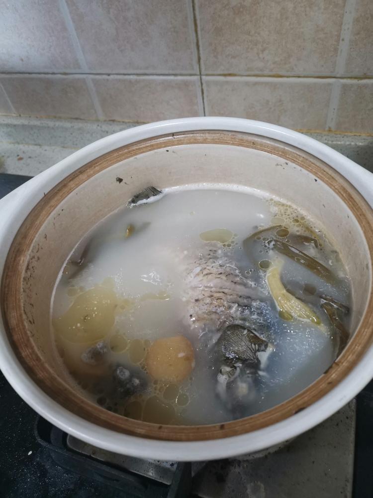 鲫鱼豆腐汤粥