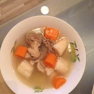 山药胡萝卜排骨汤(电饭锅)的做法