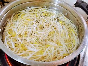 越南牛肉米线·附牛肉汤底熬法的做法 步骤11