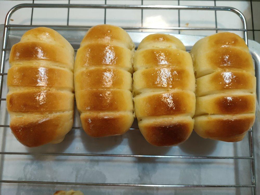 肉松肠仔包