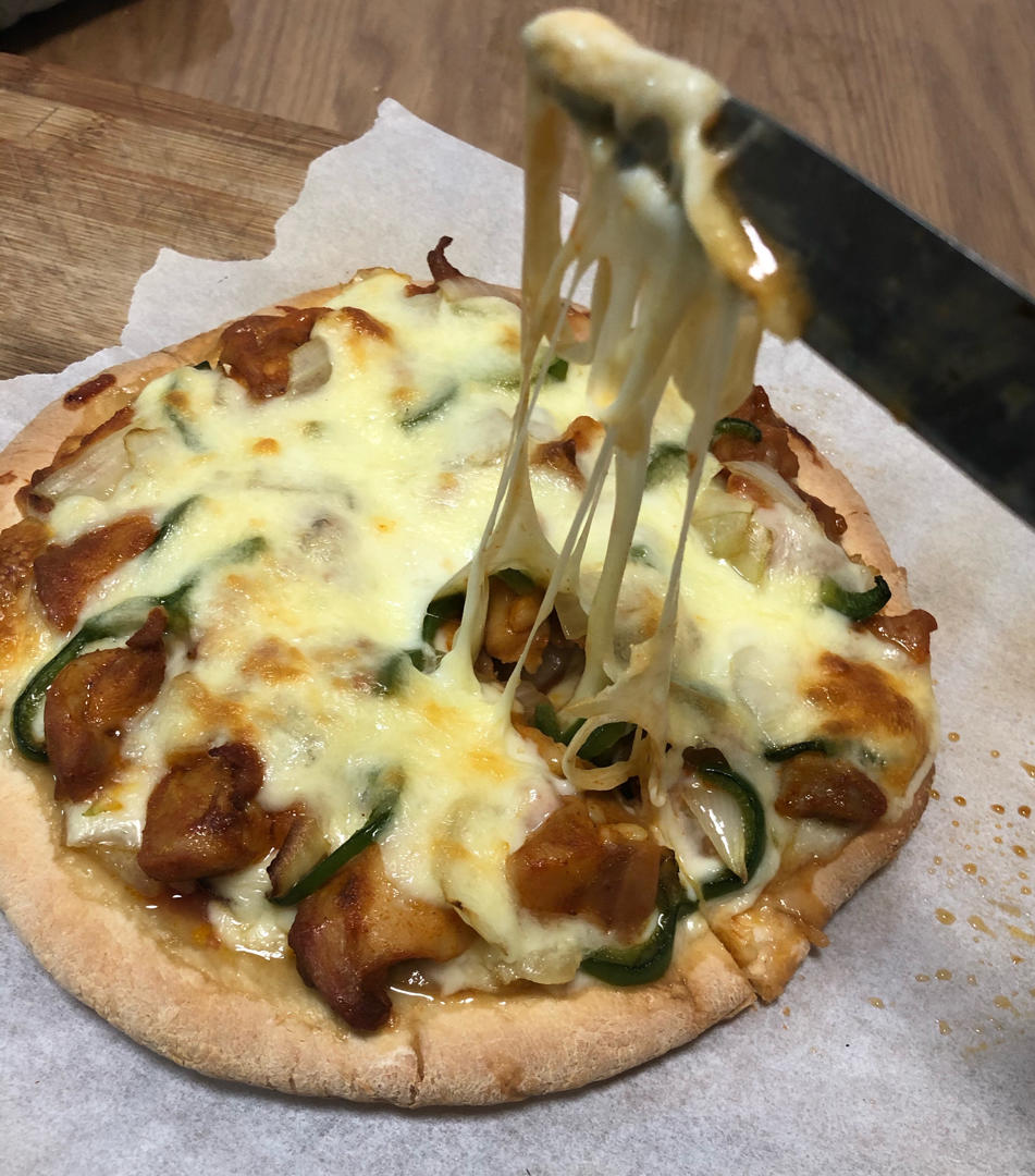 新奥尔良鸡肉蘑菇披萨（附超简单饼坯做法）