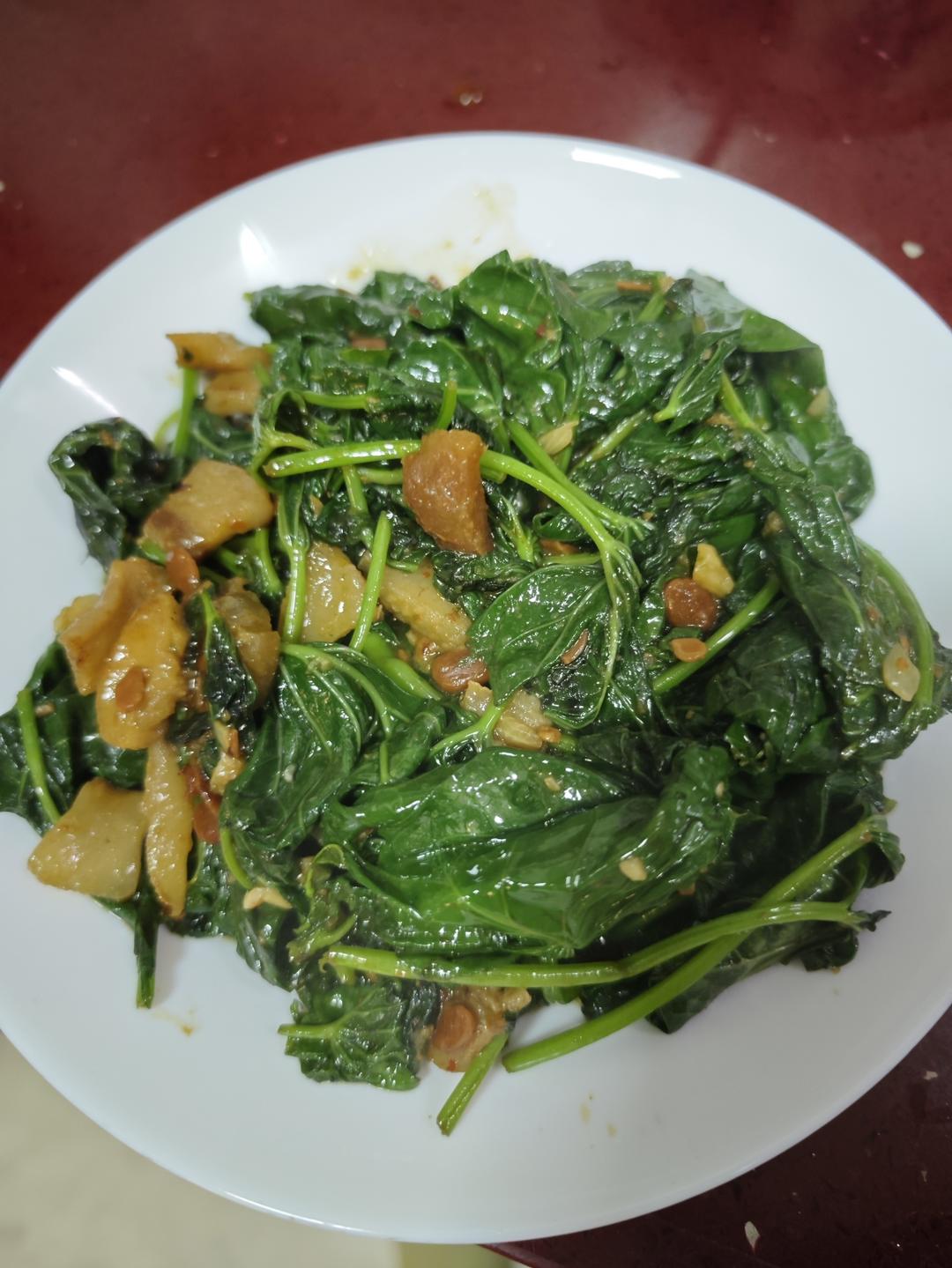 猪油渣炒番薯叶（快手菜）