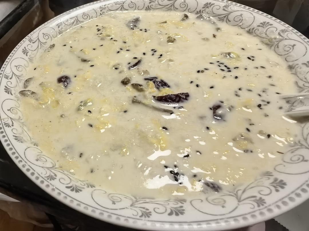 牛奶鸡蛋醪糟（酒酿甜品，不加小苏打的版本）