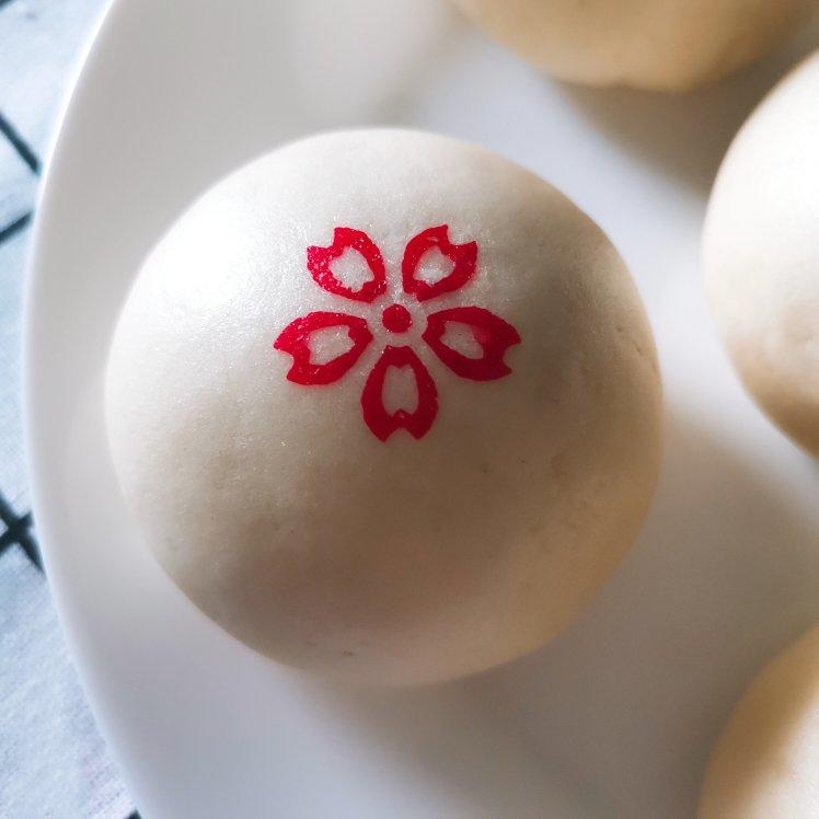 又美又暄软的——豆沙包！