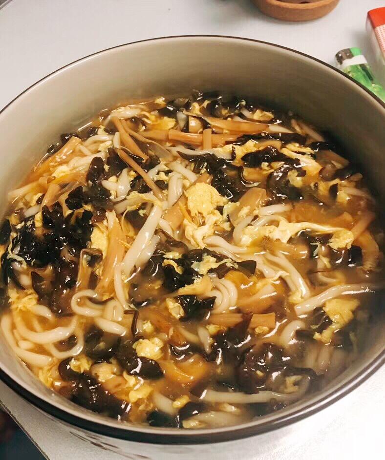 金牛座的双子做的老北京打卤面
