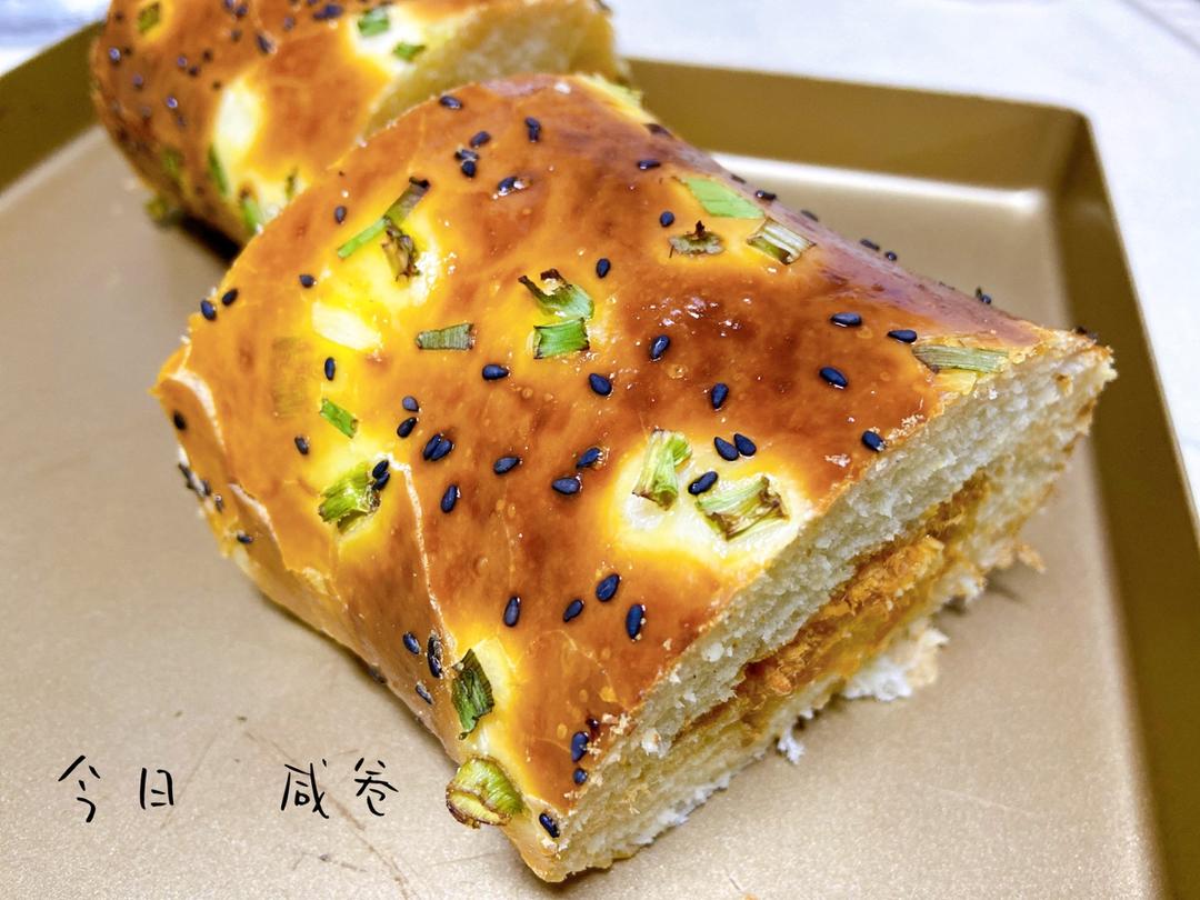 香葱肉松面包卷