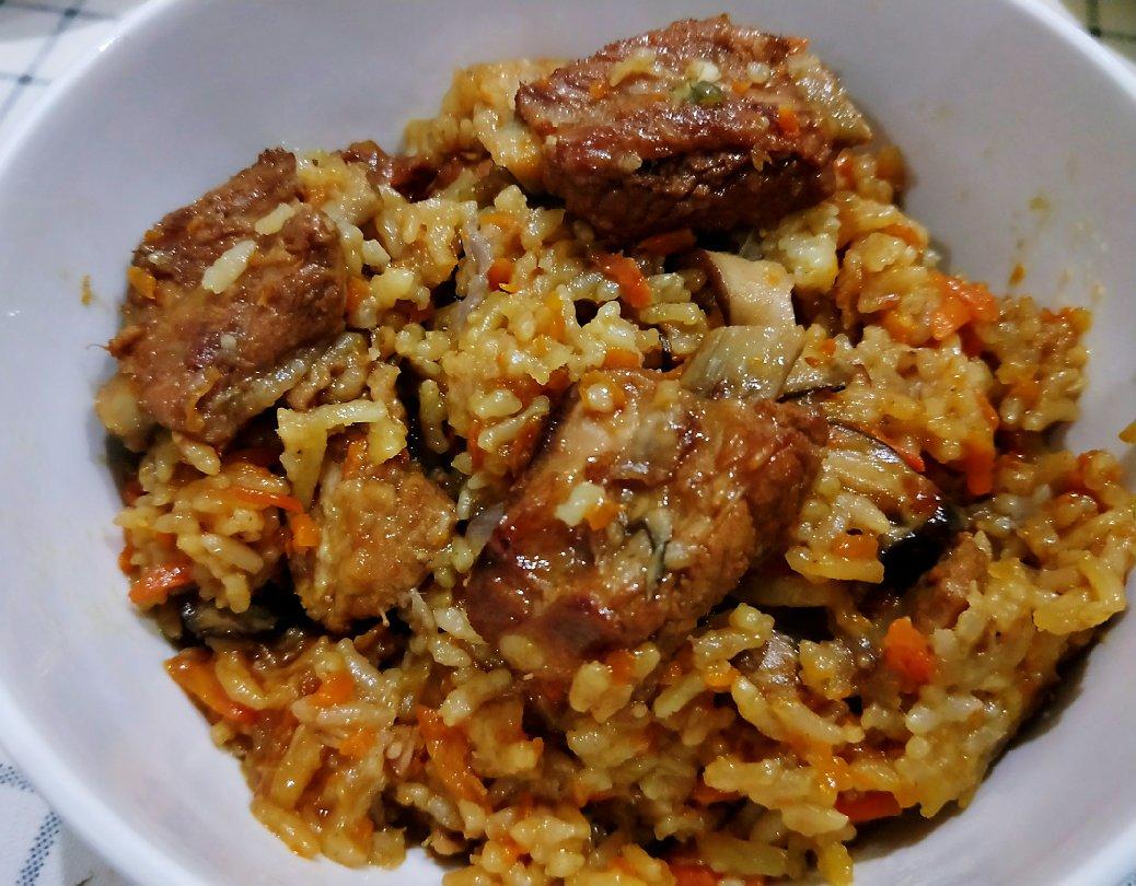 喷香排骨焖饭（爆好吃）
