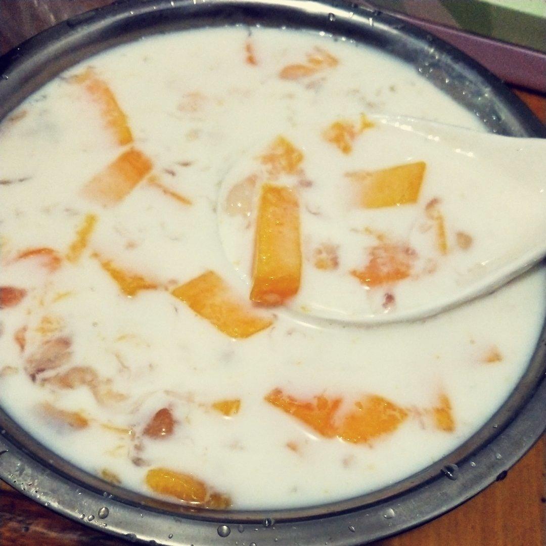 椰浆芒果西米露