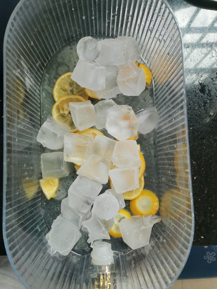 美白柠檬水的做法 步骤4