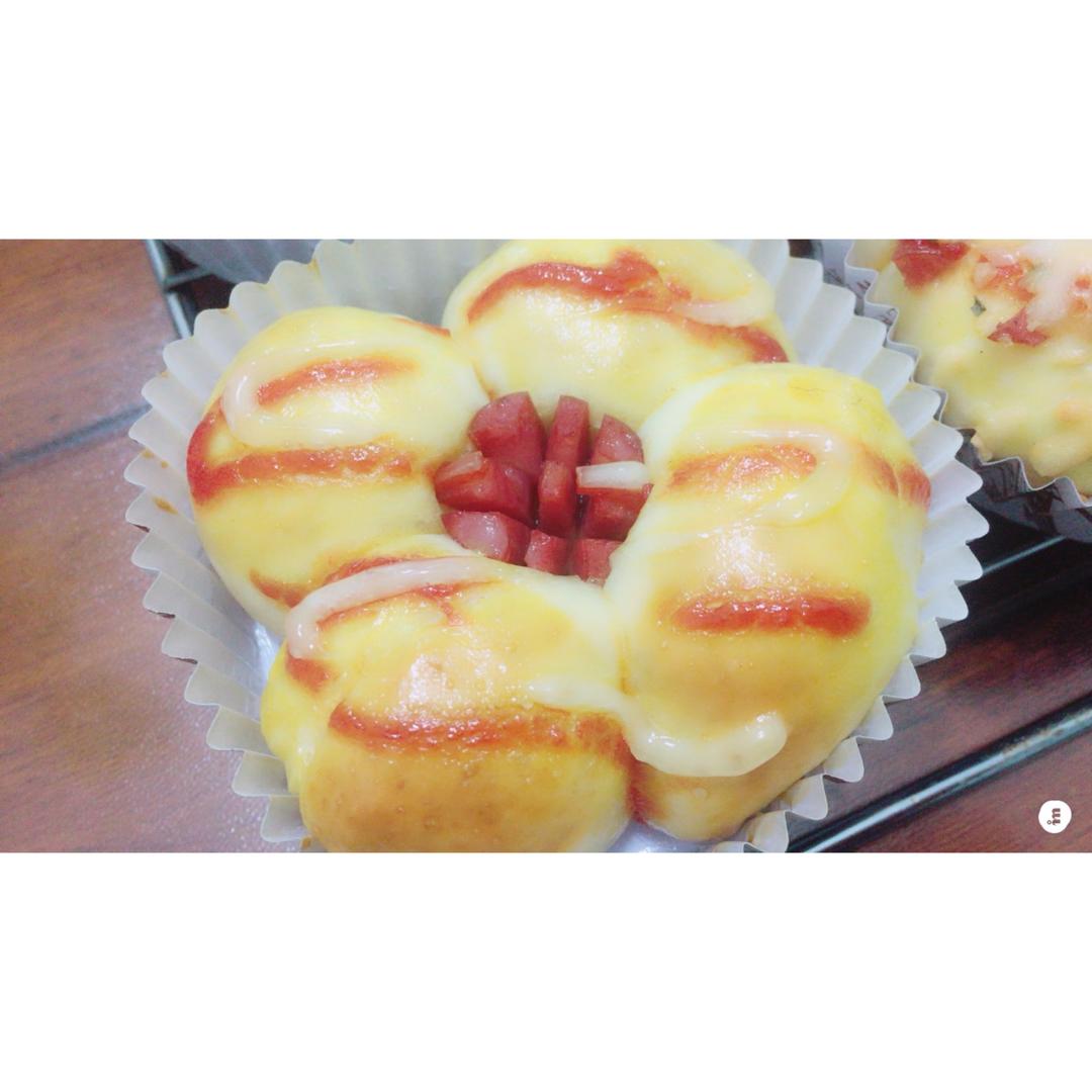 花朵香肠小餐包