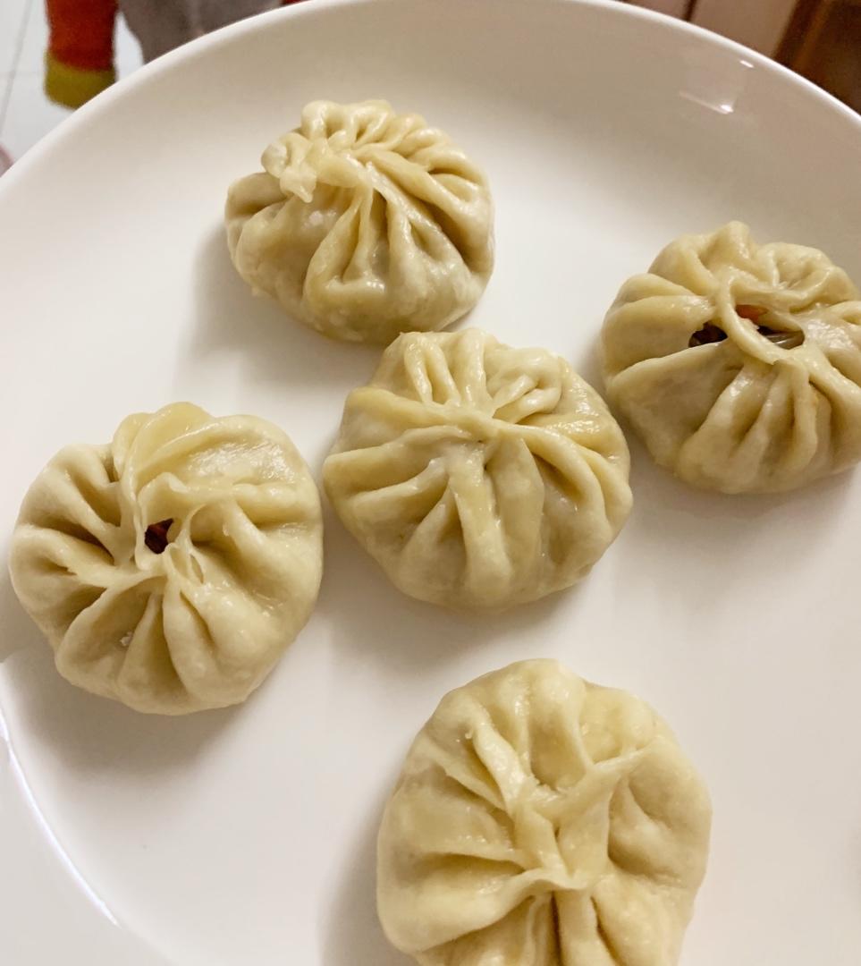 松软多汁的肉包子