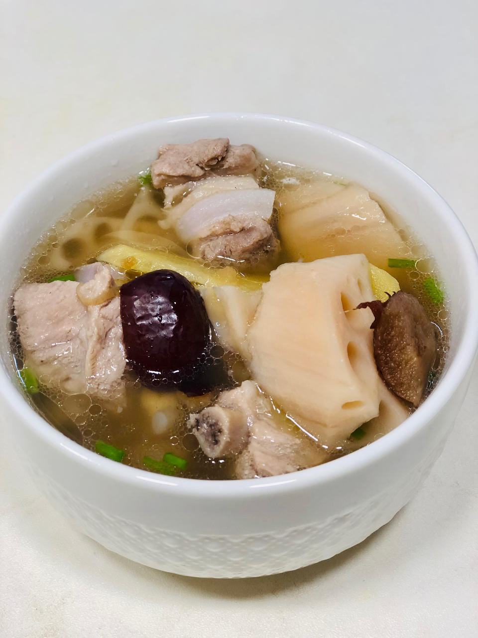 陈情令师姐的莲藕排骨汤(极简做法)