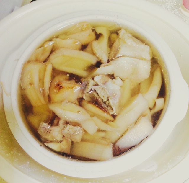 莲藕煲汤