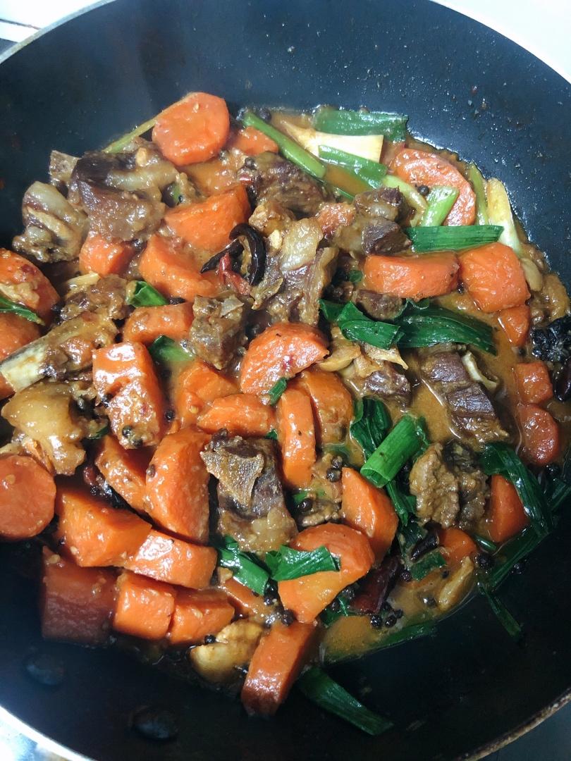 胡萝卜烧羊肉