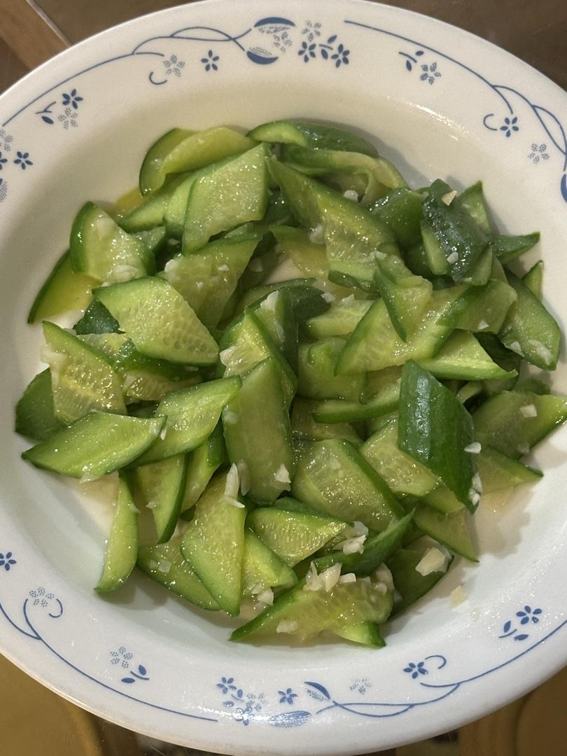 黄瓜不要直接炒，这样做巨巨巨好吃！