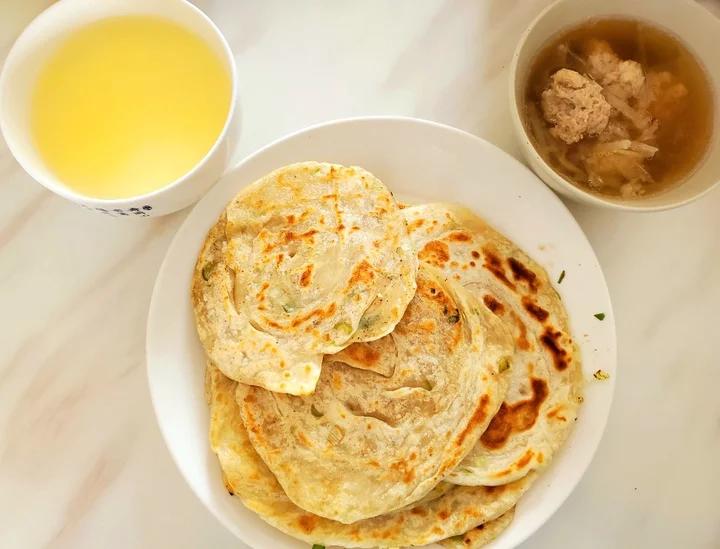 家常葱油饼 柔软多层 凉了也不硬 附细节视频详解