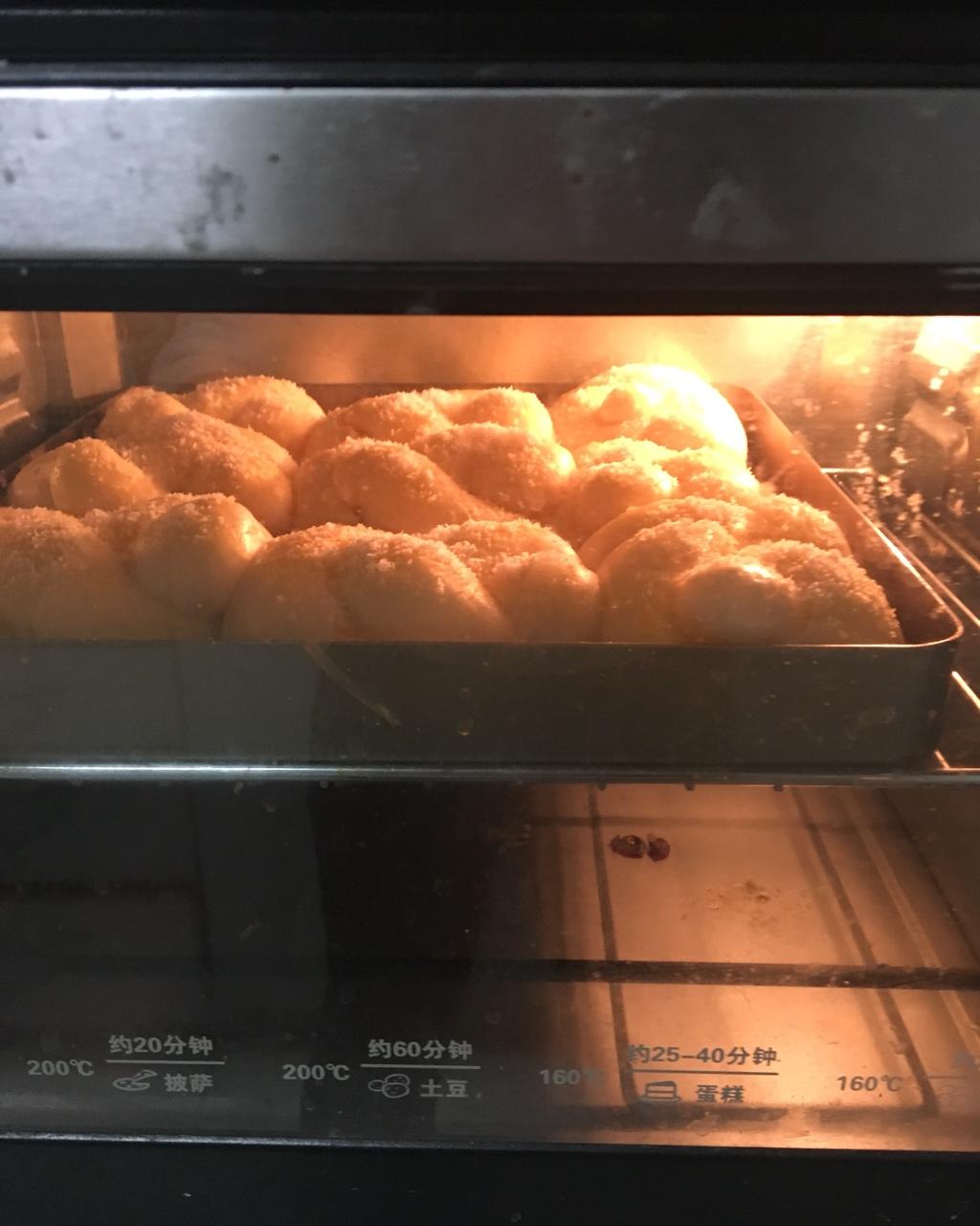 面团发过头--肉松小面包