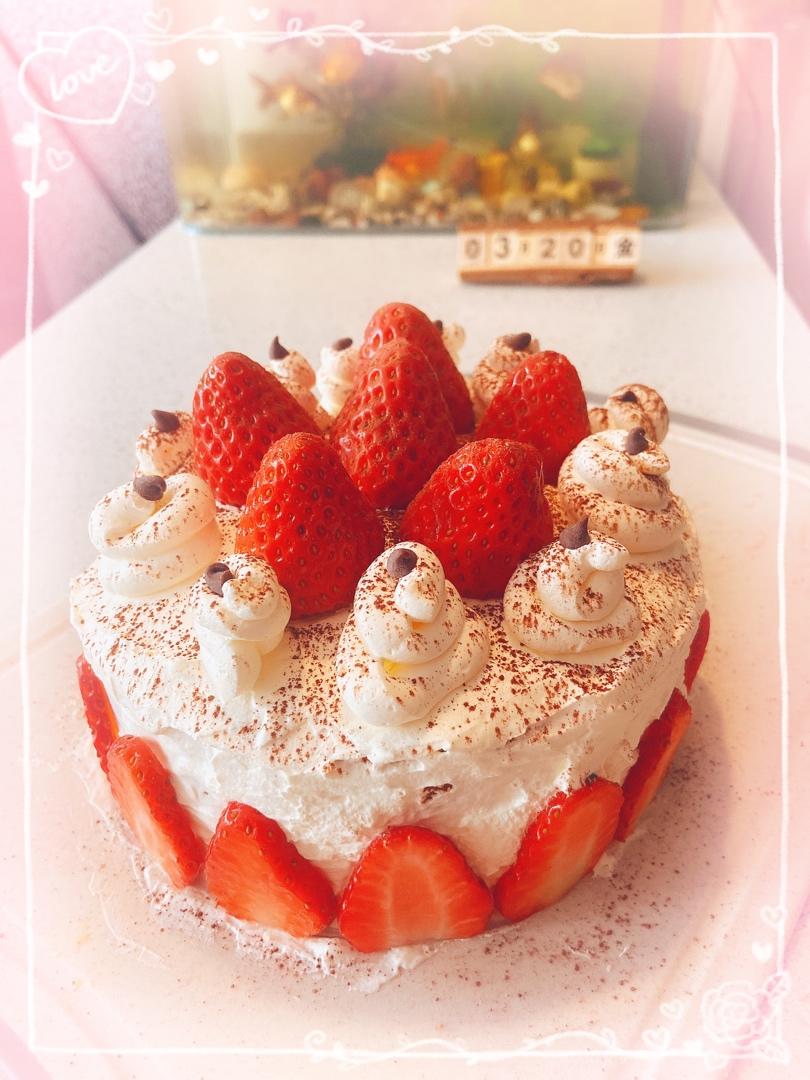 厨房小白悠妈做的6寸草莓奶油蛋糕