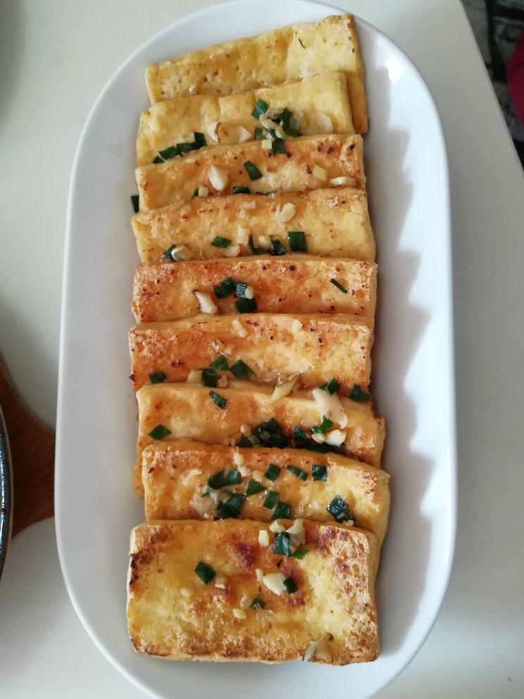 外酥里嫩的煎豆腐