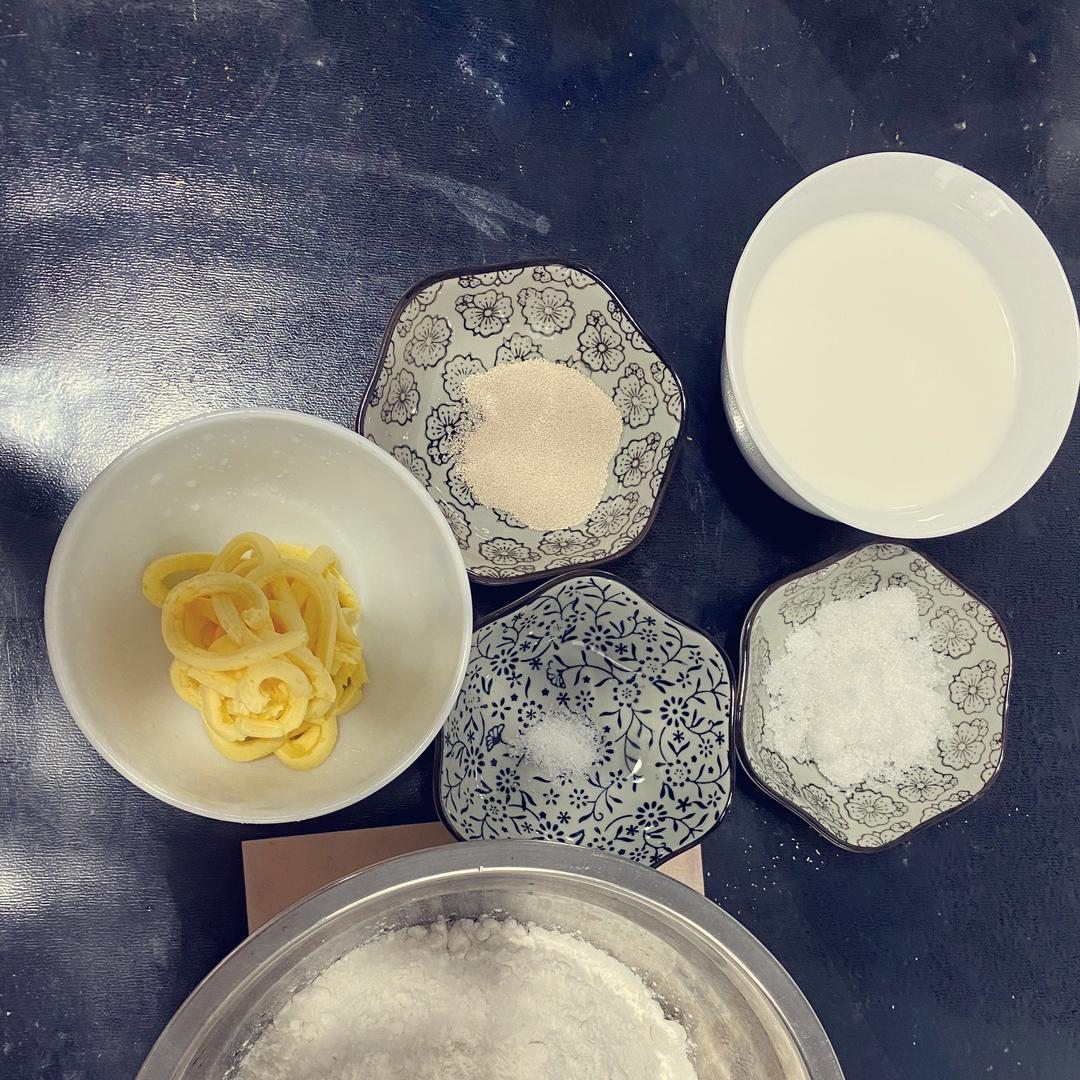 纯奶手撕吐司的做法 步骤1