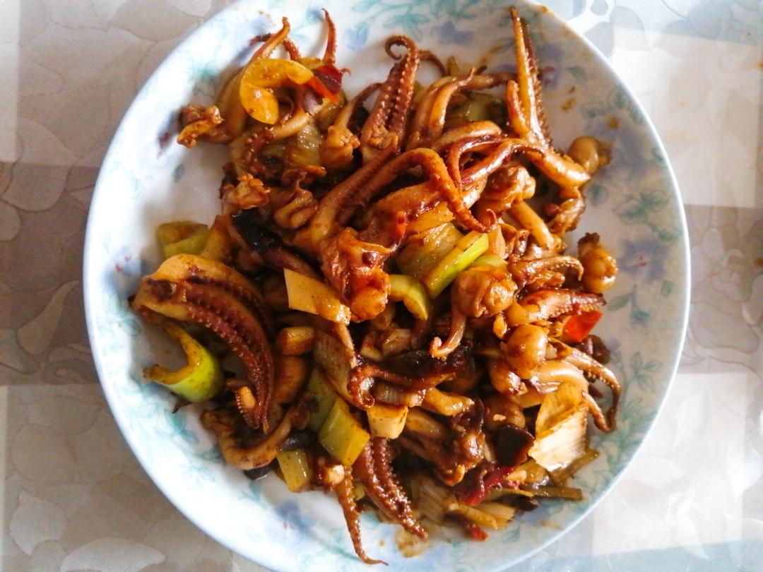 香辣鱿鱼须 赛过铁板的味道