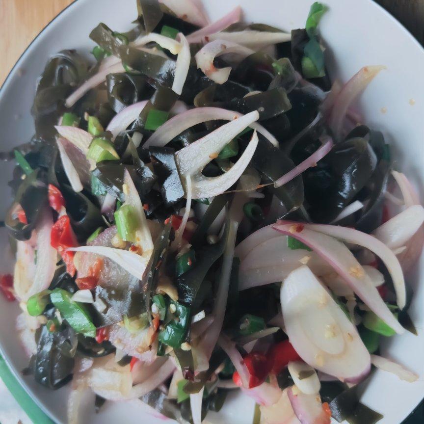 凉拌海带丝（酸辣麻香）爽口开胃咸甜适宜（配自制辣椒油方法）