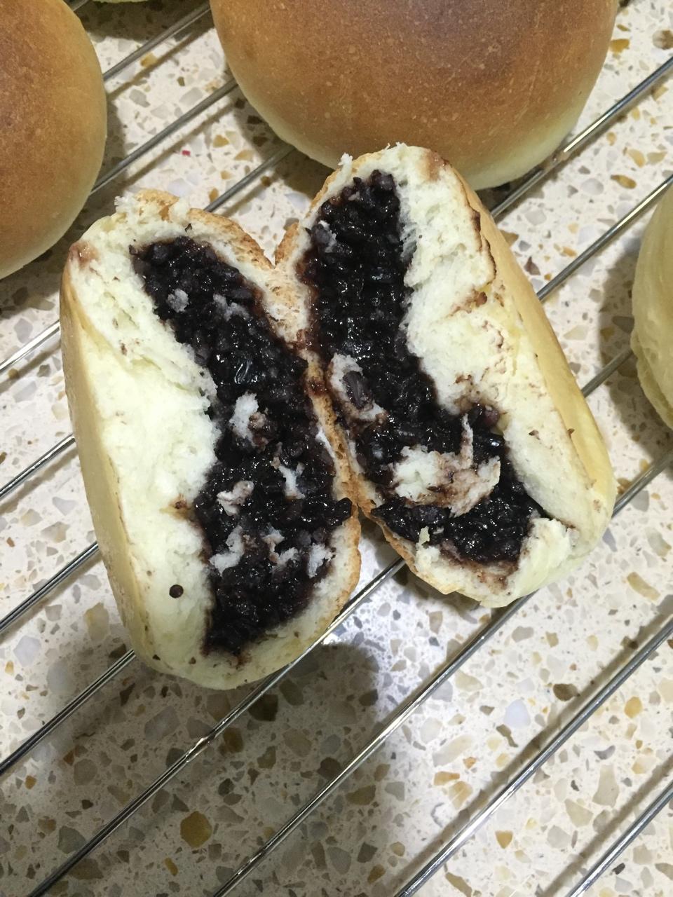 软软萌萌的紫米小面包