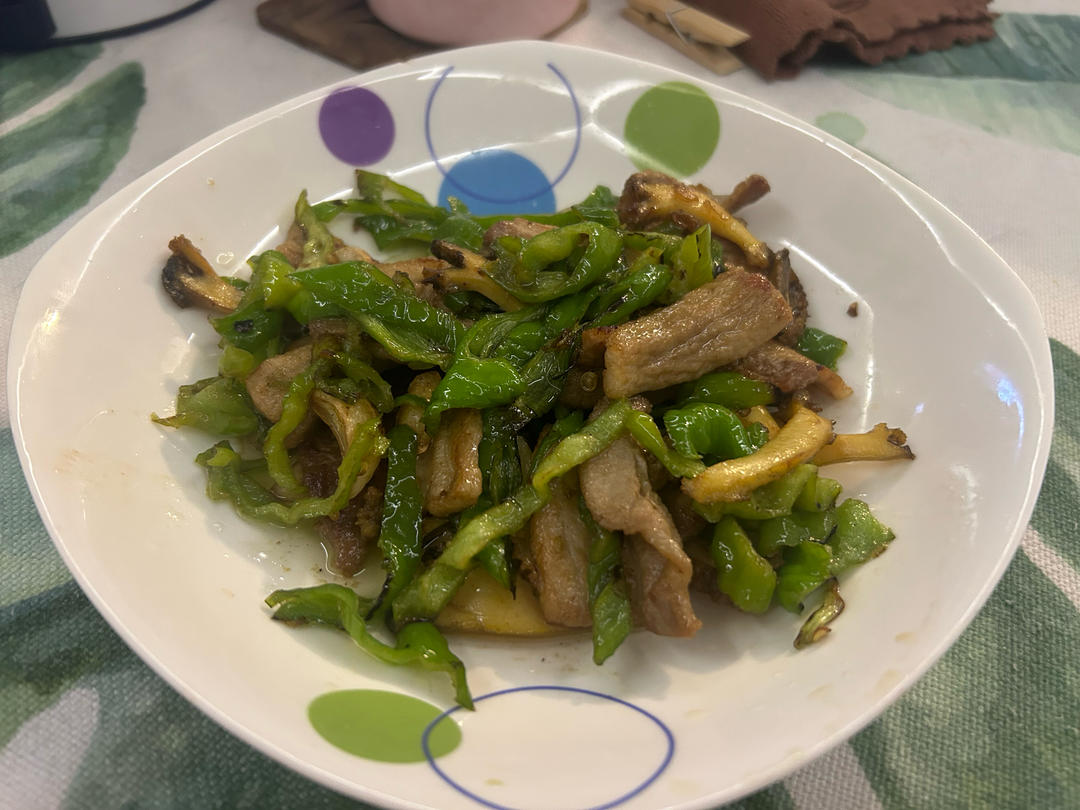 鲍鱼辣椒炒肉，湘菜界的大佬，简单又好吃