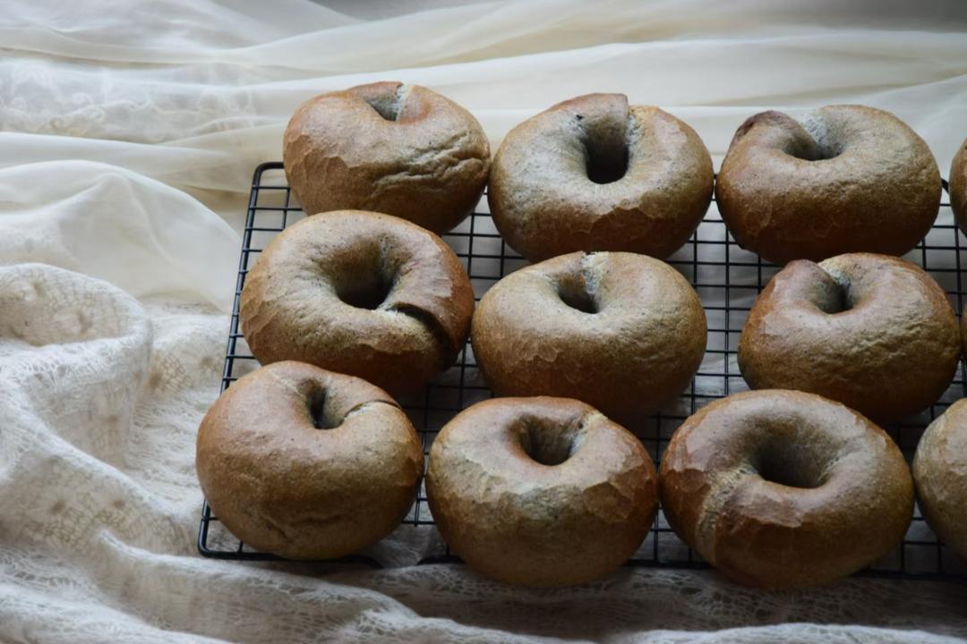 轻盐黑芝麻贝果