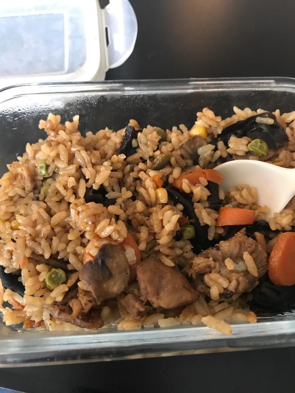 喷香排骨焖饭（爆好吃）