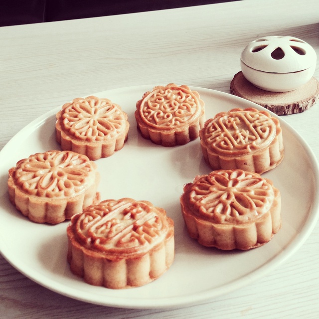 广式月饼——蛋黄莲蓉月饼