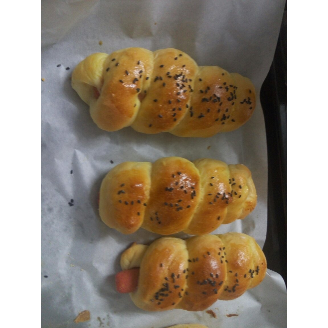 火腿肉松面包卷