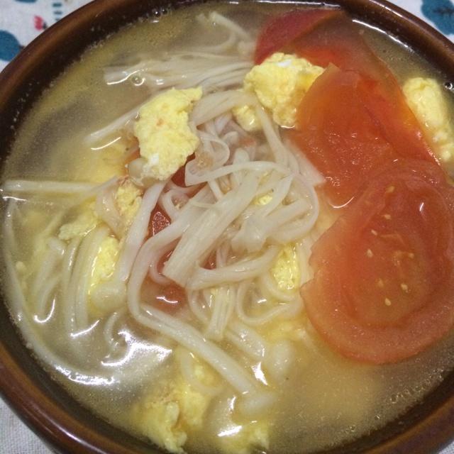 金针菇番茄鸡蛋汤的做法