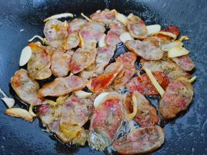 家常菜—四季豆炒腊肠的做法 步骤7