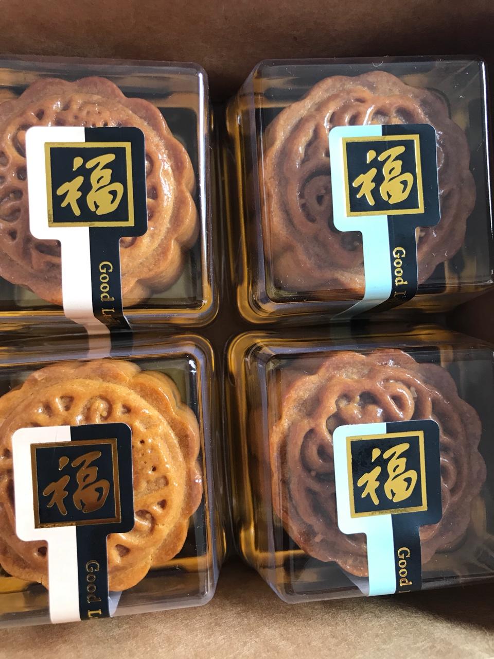 广式月饼——蛋黄莲蓉月饼