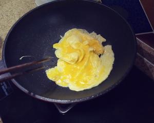 豆家秋葵炒鸡蛋的做法 步骤3