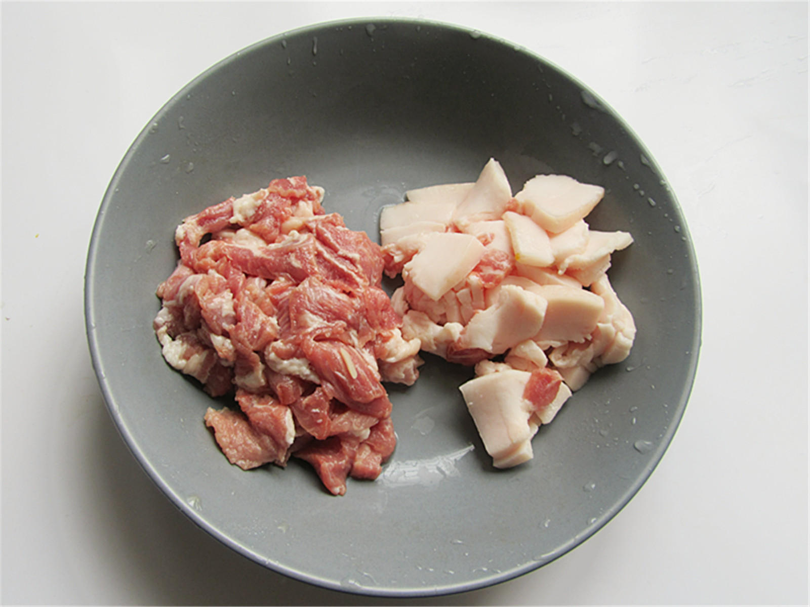 红烧肉炖干笋的做法 步骤3
