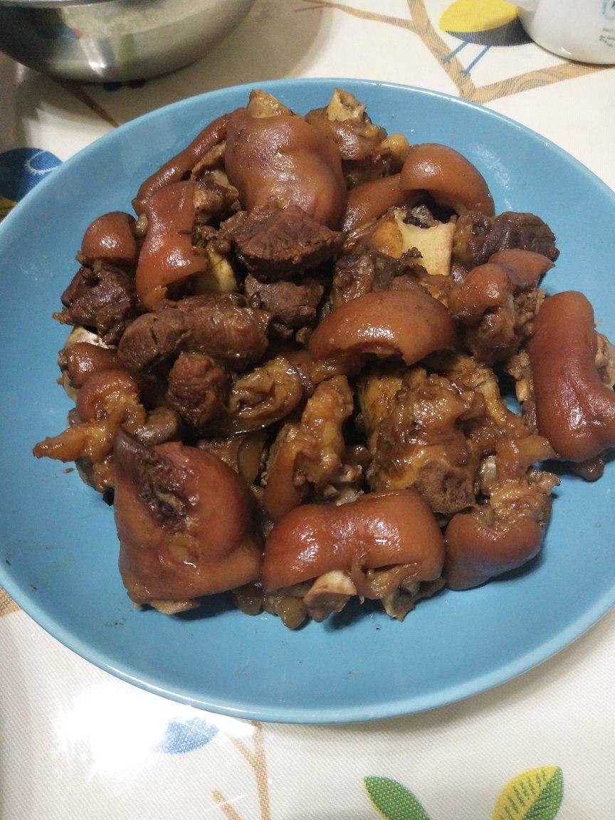 酱香卤猪蹄